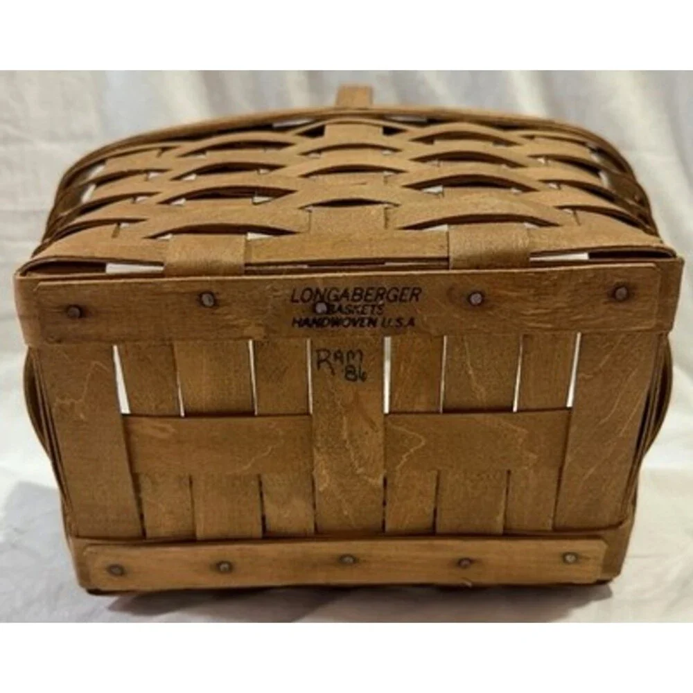 Longaberger Vintage Signed Basket with Handle  9x4x5